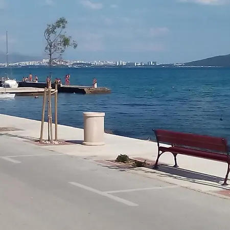 Figaro Pogled Od Milijun Dolara, 2 Tusa, 2 Wc * Kastela