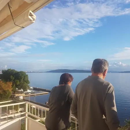 Figaro Pogled Od Milijun Dolara, 2 Tusa, 2 Wc * Kastela