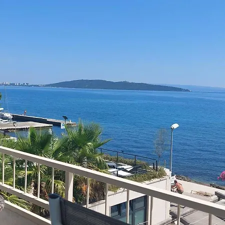 Figaro Pogled Od Milijun Dolara, 2 Tusa, 2 Wc Apartment Kastela